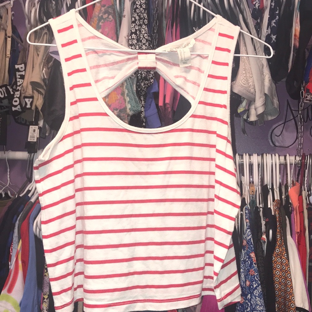 Short. Cute open back Forever 21 Open cropped tshirt shirt beach bikini sexy